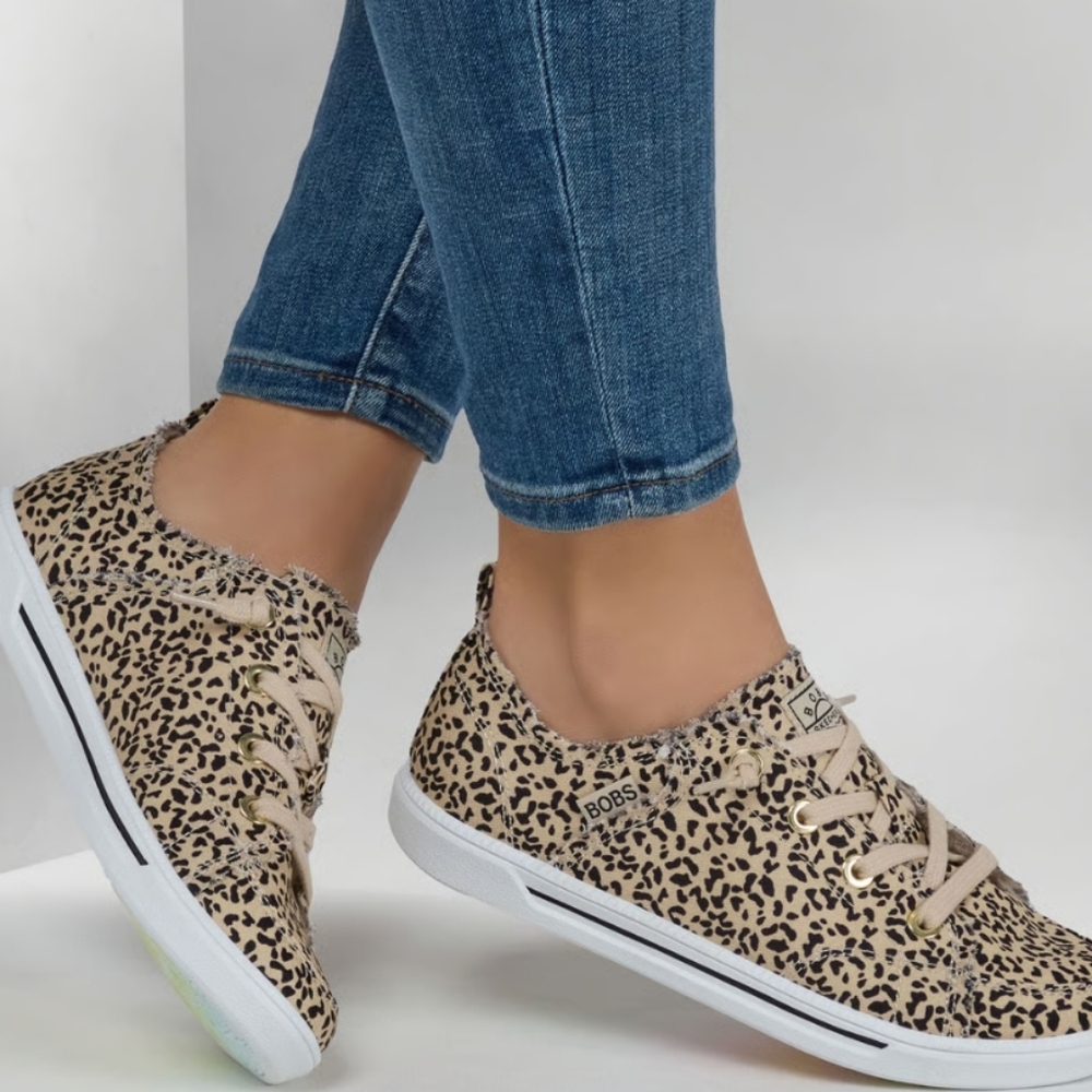 Bob's By Skechers Women's Leopard Print Sneakers Size 9.5
